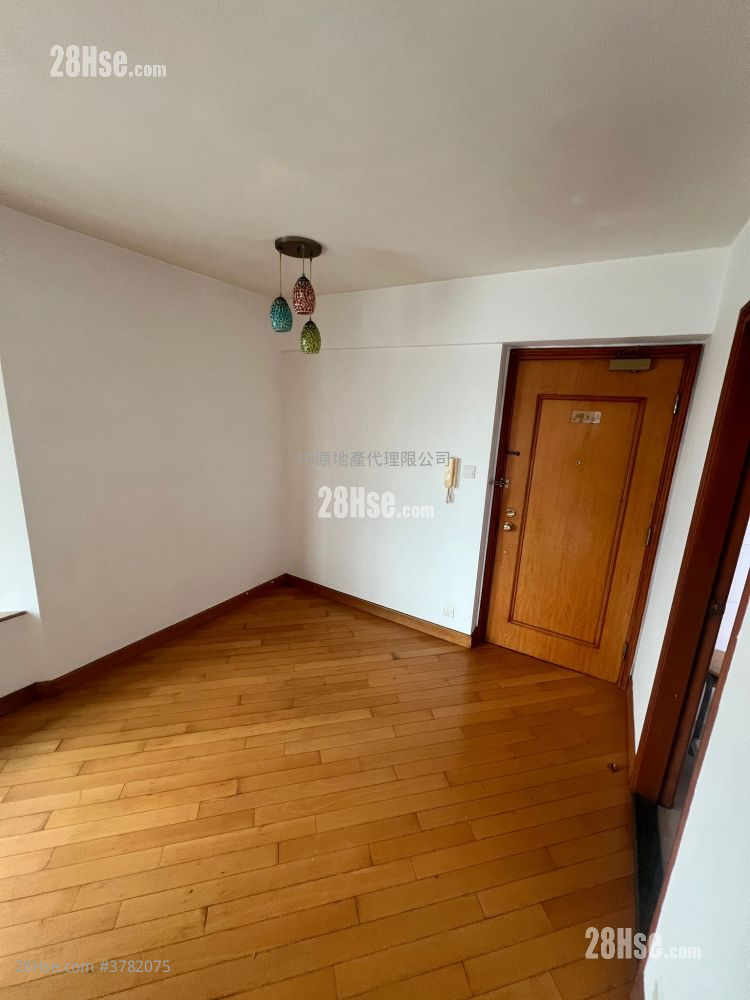 Villa By The Park Sell 2 Bedrooms , 1 Bathroom 398 ft²