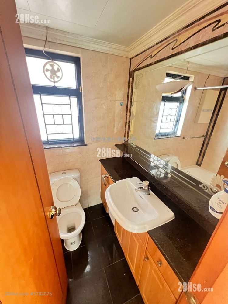 Villa By The Park Sell 2 Bedrooms , 1 Bathroom 398 ft²