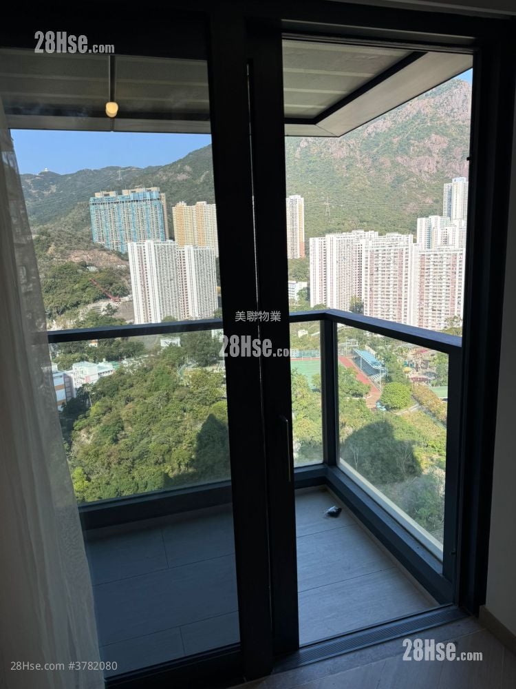 Uptown East Rental 2 Bedrooms 470 ft²