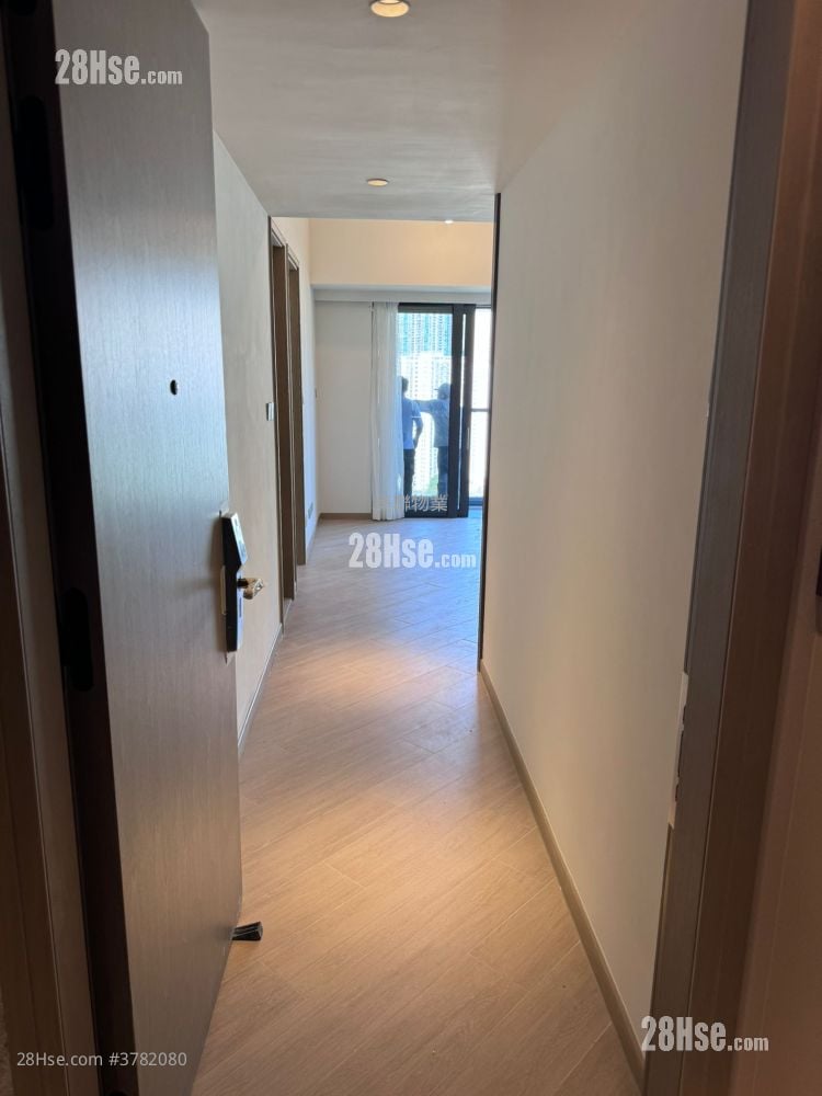 Uptown East Rental 2 Bedrooms 470 ft²