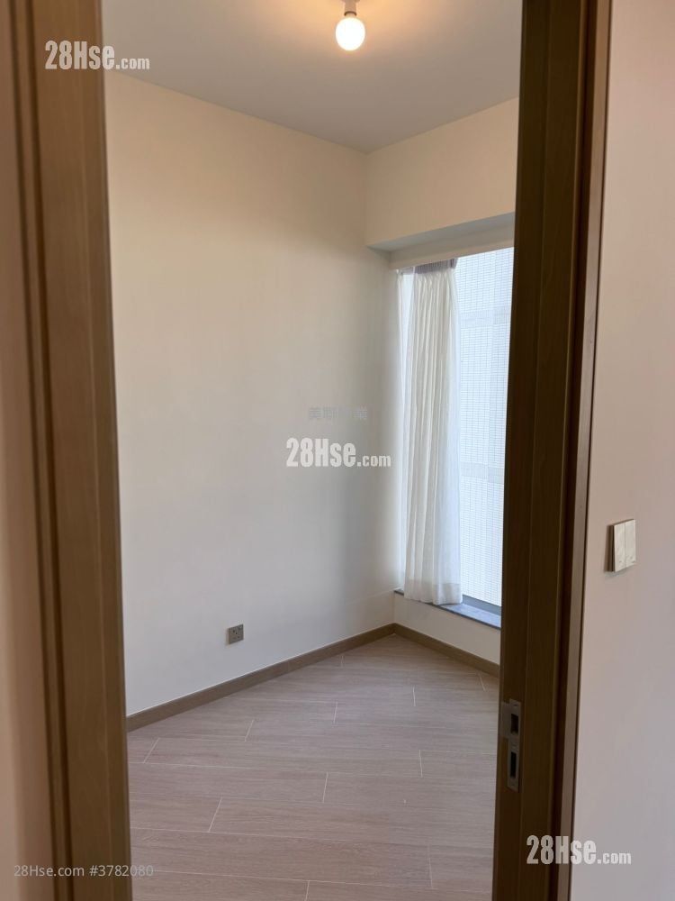 Uptown East Rental 2 Bedrooms 470 ft²