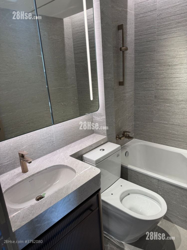 Uptown East Rental 2 Bedrooms 470 ft²