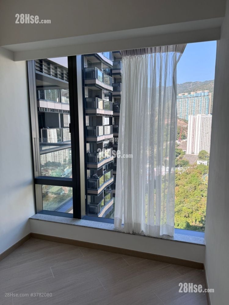 Uptown East Rental 2 Bedrooms 470 ft²