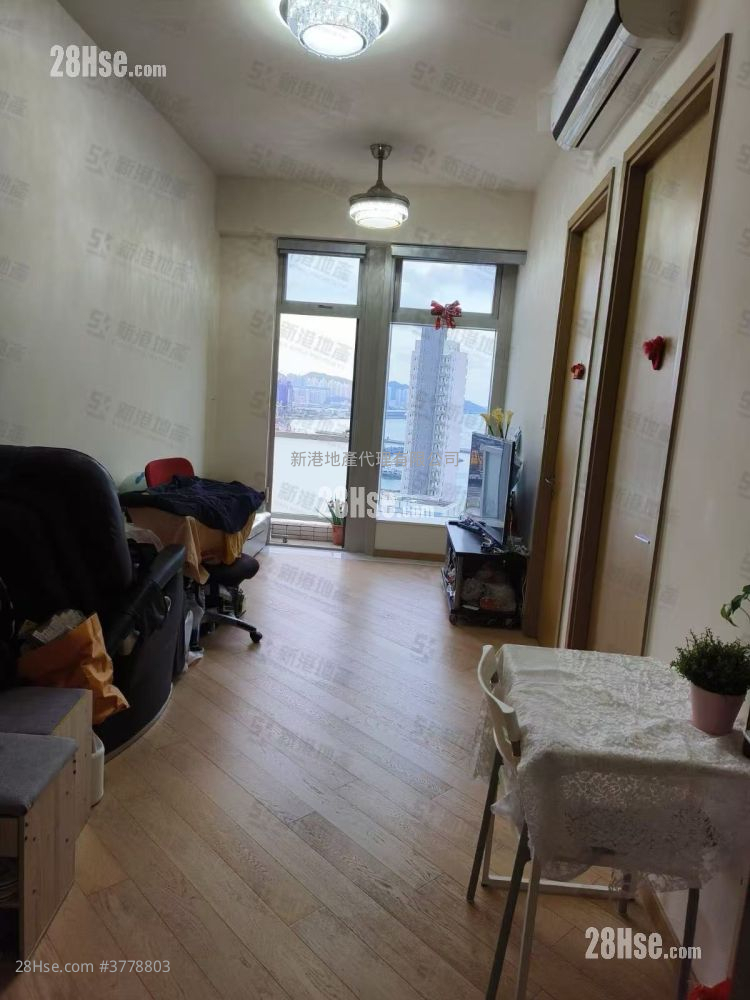 City Hub Sell 2 Bedrooms , 1 Bathroom 536 ft²