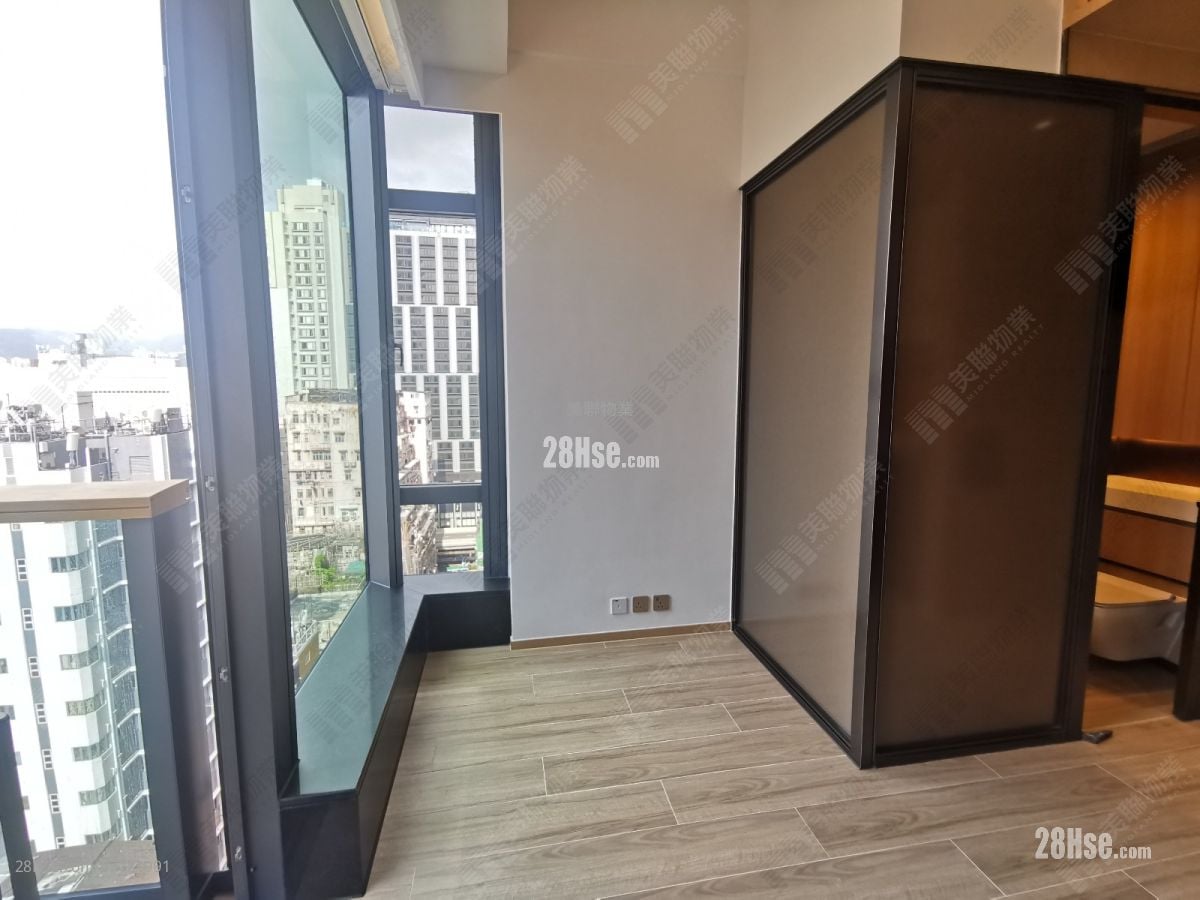 Aquila Square Mile Rental Studio , 1 Bathroom 198 ft²