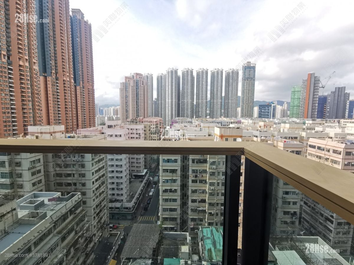 Aquila Square Mile Rental Studio , 1 Bathroom 198 ft²