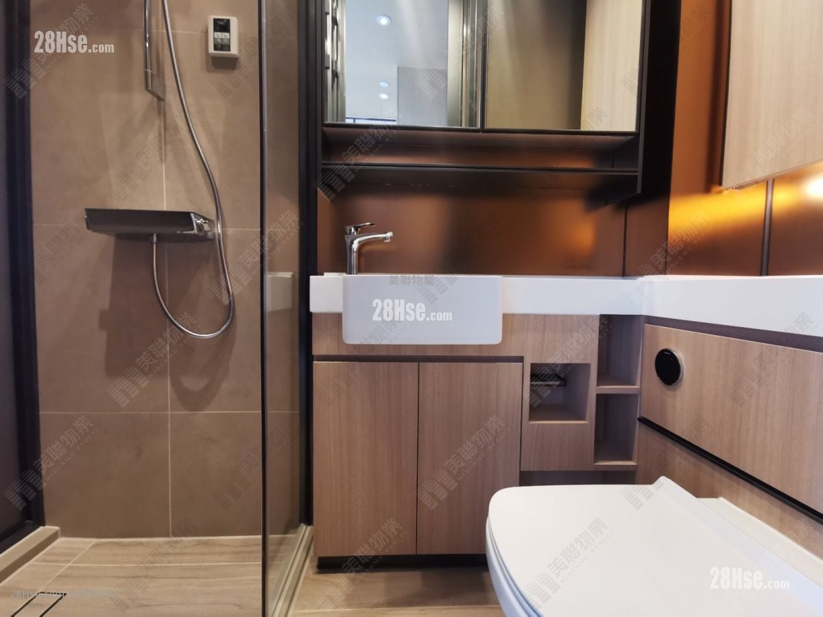 Aquila Square Mile Rental Studio , 1 Bathroom 198 ft²