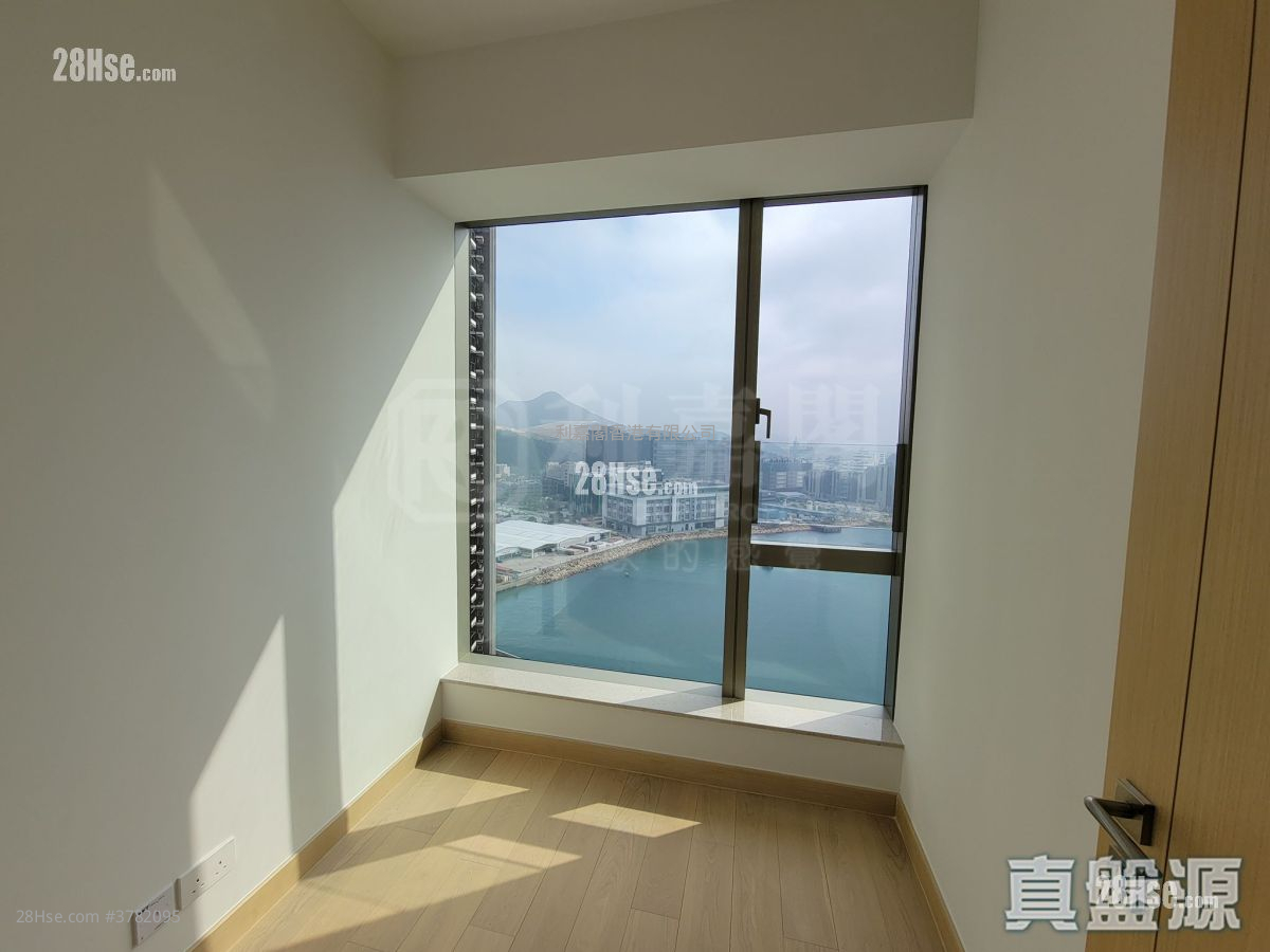 Marini Sell 3 Bedrooms 770 ft²