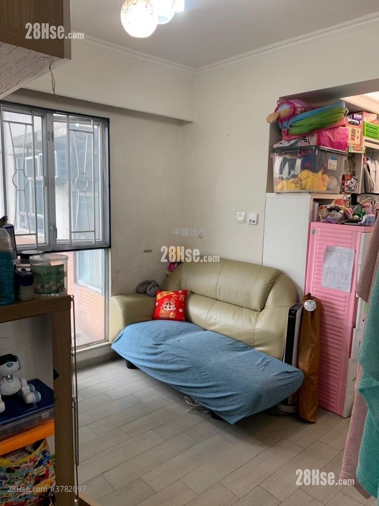 Lai Hung Garden Sell 2 Bedrooms 367 ft²