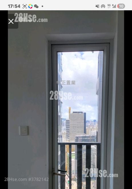 Lions Rise Rental 4 Bedrooms , 3 Bathrooms 946 ft²