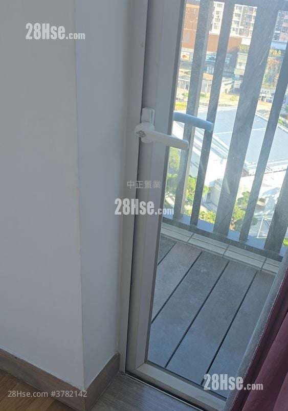 Lions Rise Rental 4 Bedrooms , 3 Bathrooms 946 ft²