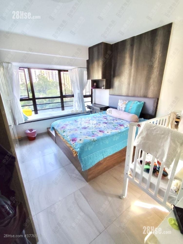 Parc Royale Sell 3 Bedrooms 942 ft²