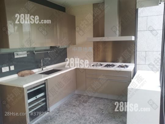 天峦 售盘 3 房 , 5+ 浴室 2,019 平方尺