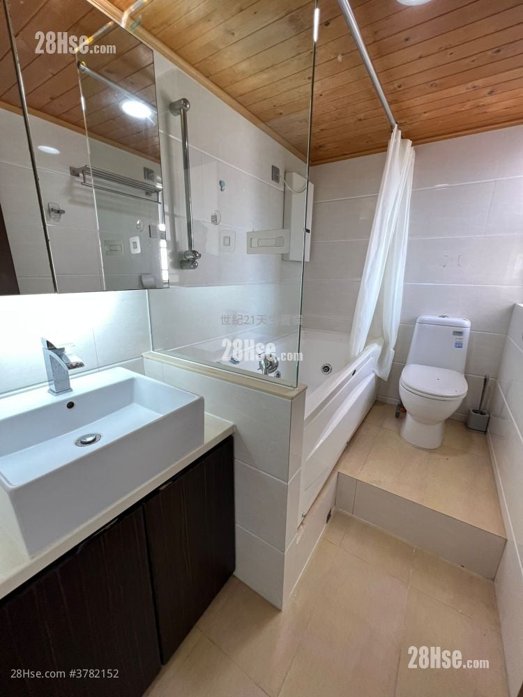 Dragon Inn Court Rental 3 Bedrooms , 2 Bathrooms 692 ft²