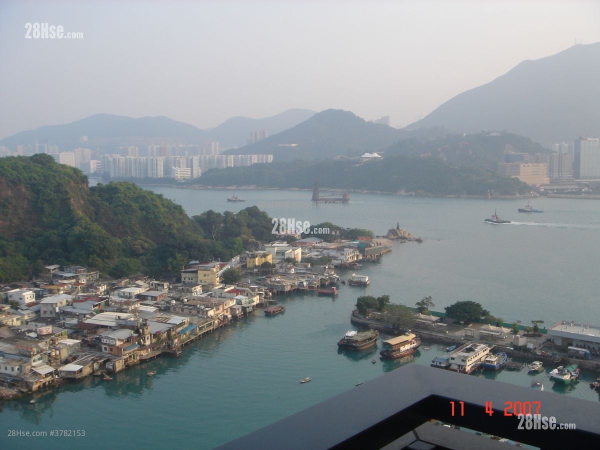 Canaryside Rental 3 Bedrooms , 2 Bathrooms 666 ft²