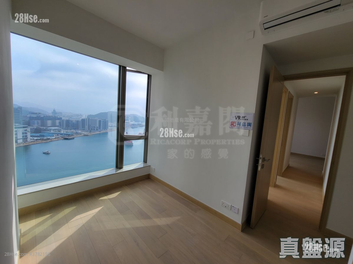 Marini Sell 3 Bedrooms , 2 Bathrooms 770 ft²