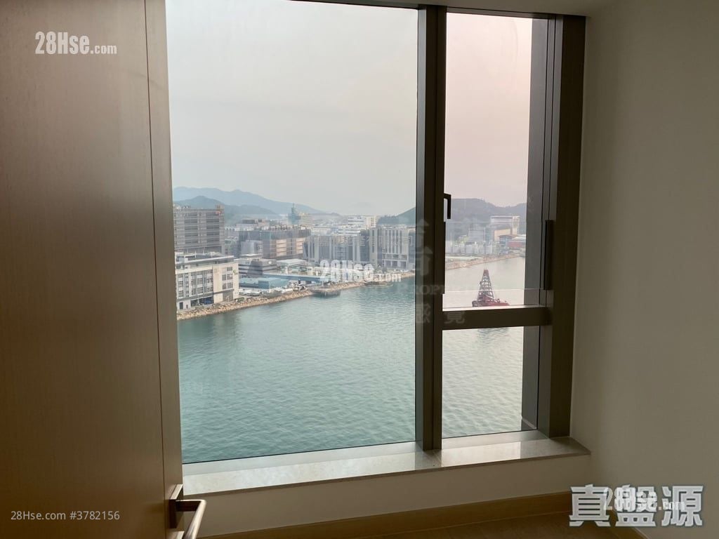 Marini Sell 3 Bedrooms , 2 Bathrooms 770 ft²