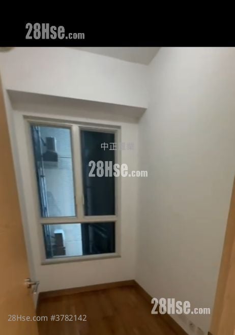 Lions Rise Rental 4 Bedrooms , 3 Bathrooms 946 ft²