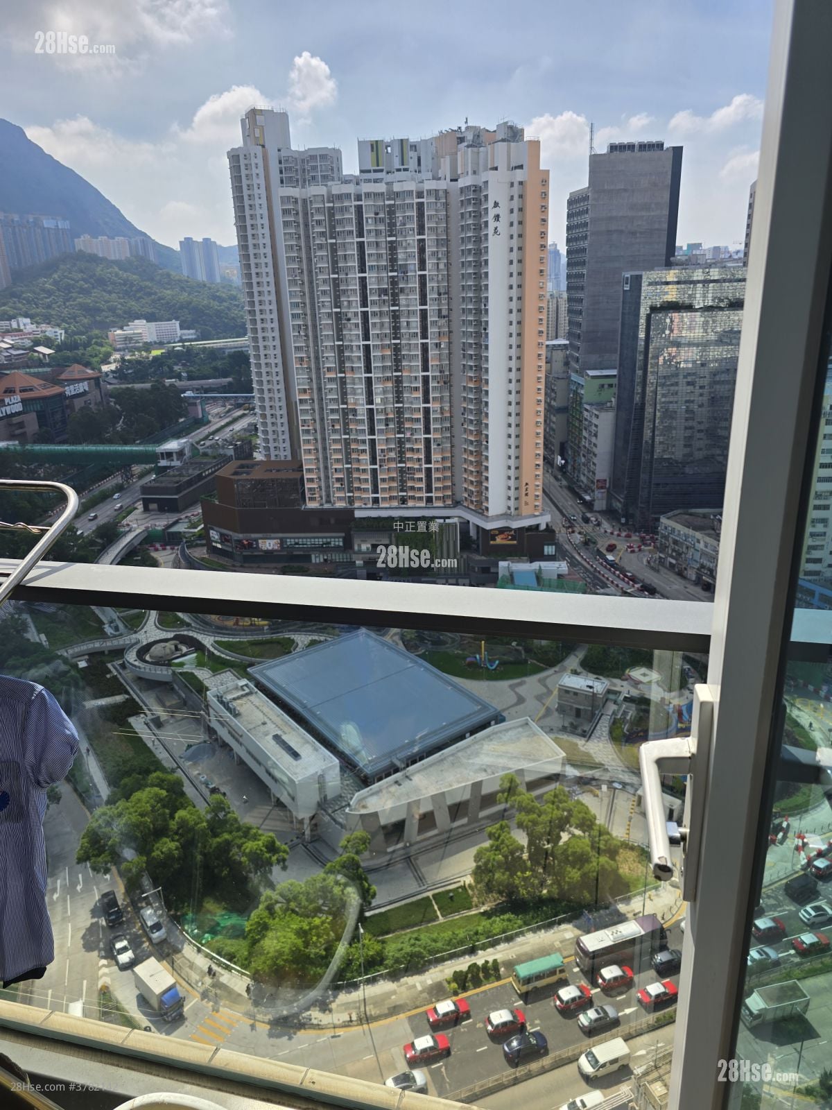 Lions Rise Rental 4 Bedrooms , 3 Bathrooms 946 ft²