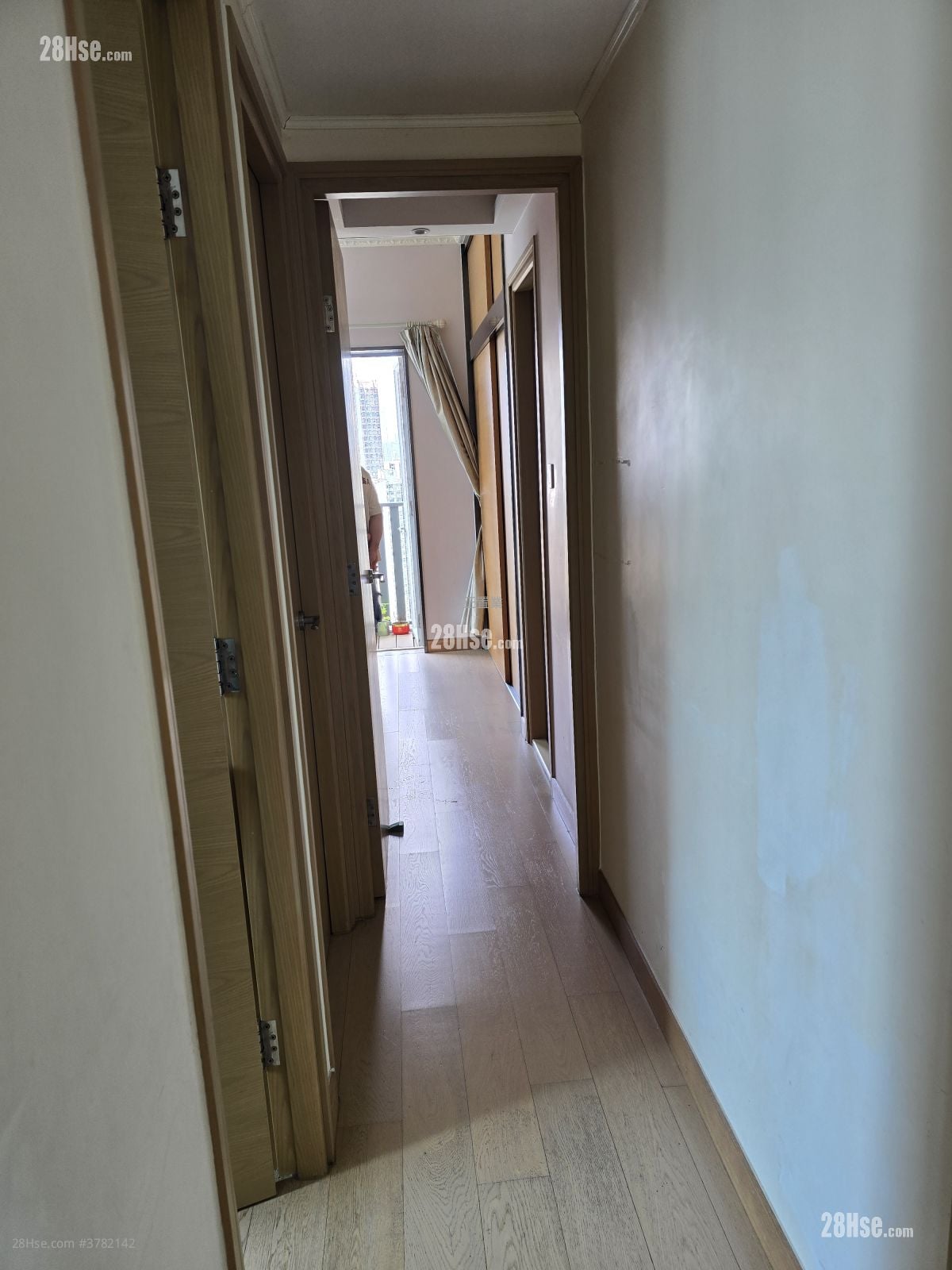 Lions Rise Rental 4 Bedrooms , 3 Bathrooms 946 ft²