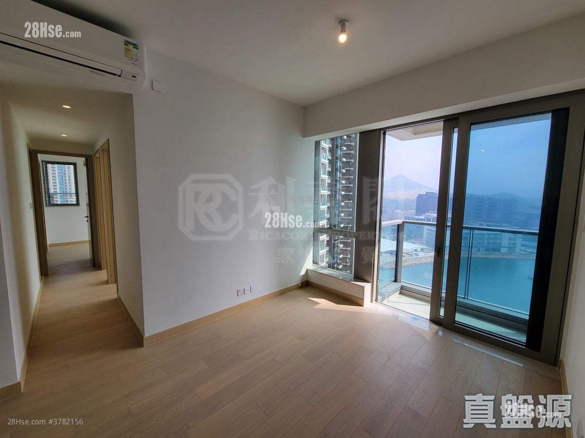 Marini Sell 3 Bedrooms , 2 Bathrooms 770 ft²