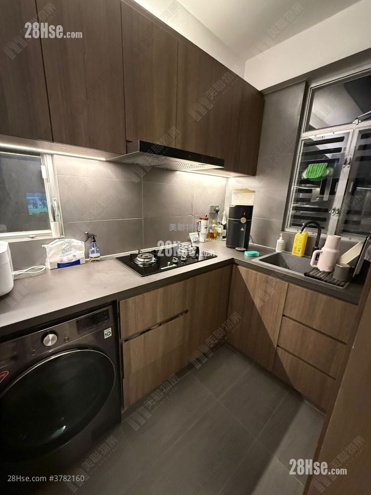 Bauhinia Garden Sell 2 Bedrooms 427 ft²