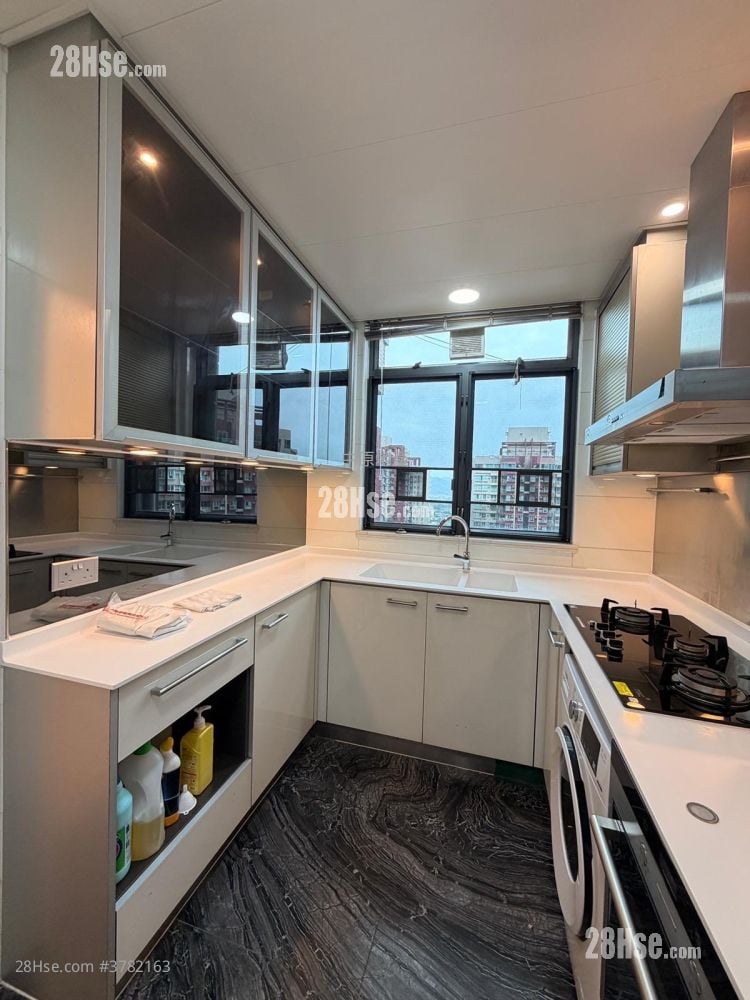 Yoho Midtown Sell 3 Bedrooms 880 ft²