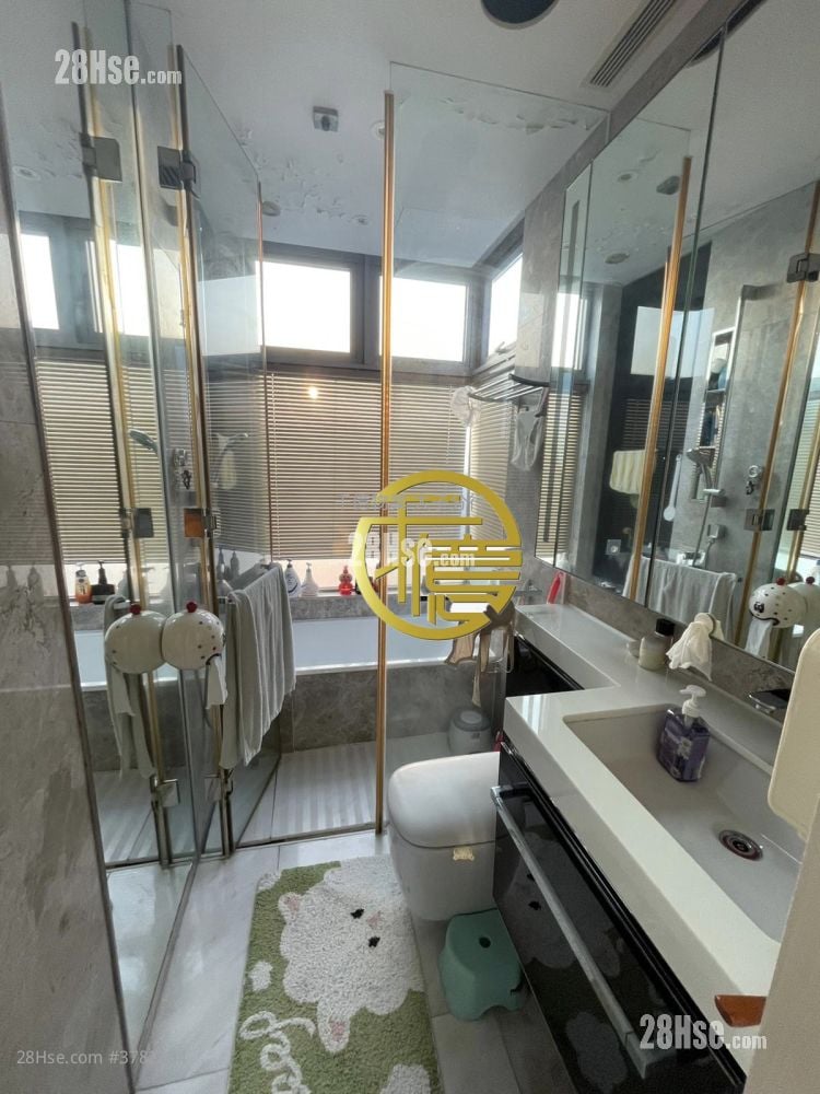 High Park Sell 3 Bedrooms , 2 Bathrooms 793 ft²