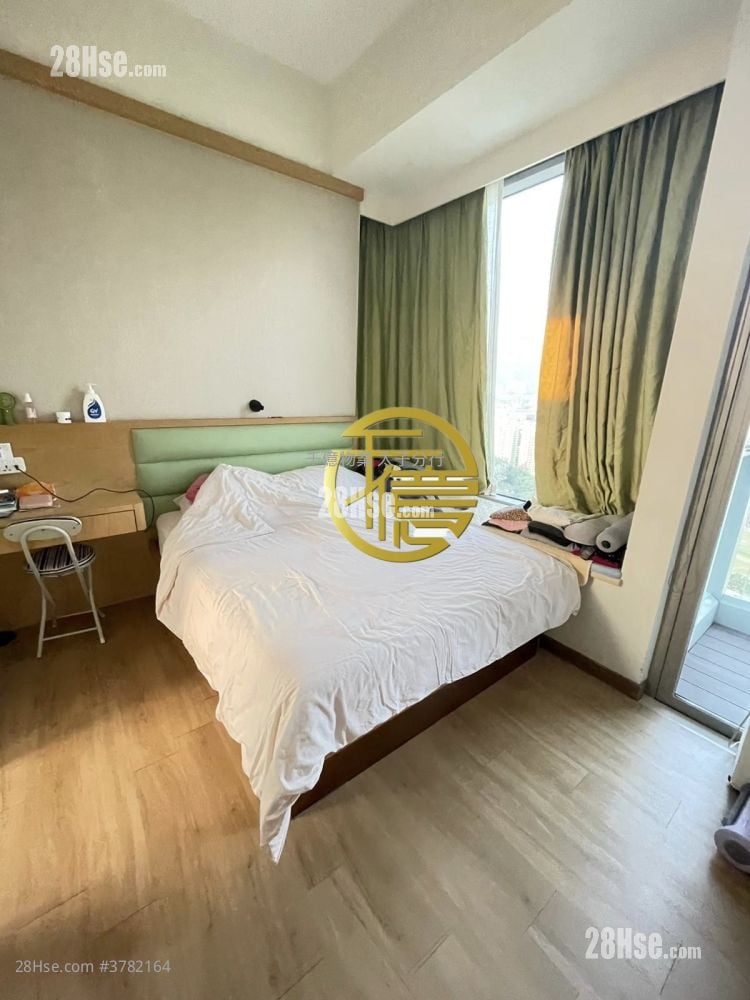 High Park Sell 3 Bedrooms , 2 Bathrooms 793 ft²