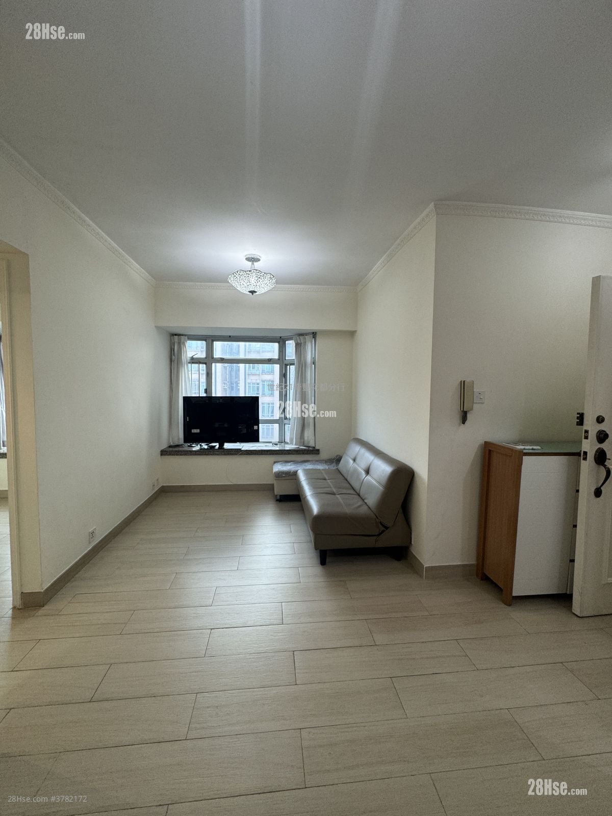 Flora Plaza Sell 2 Bedrooms , 1 Bathroom 413 ft²