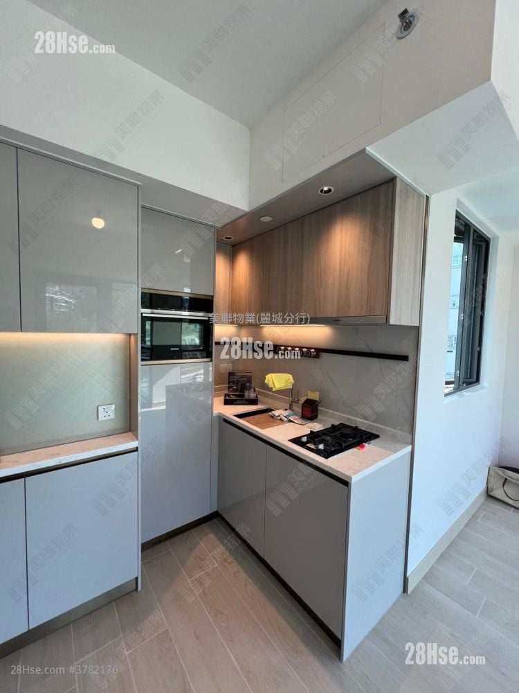 Gold Coast Bay Sell 1 Bedroom , 1 Bathroom 312 ft²