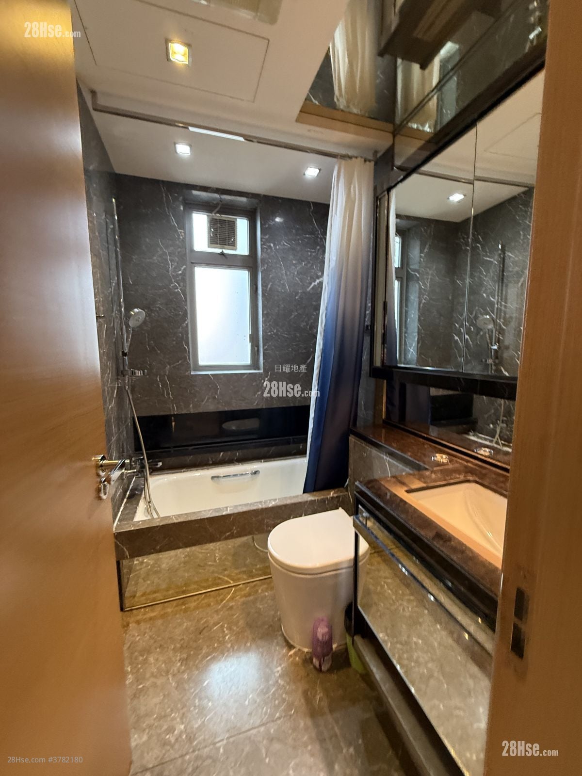 天晋 租盘 3 房 , 2 浴室 694 平方尺