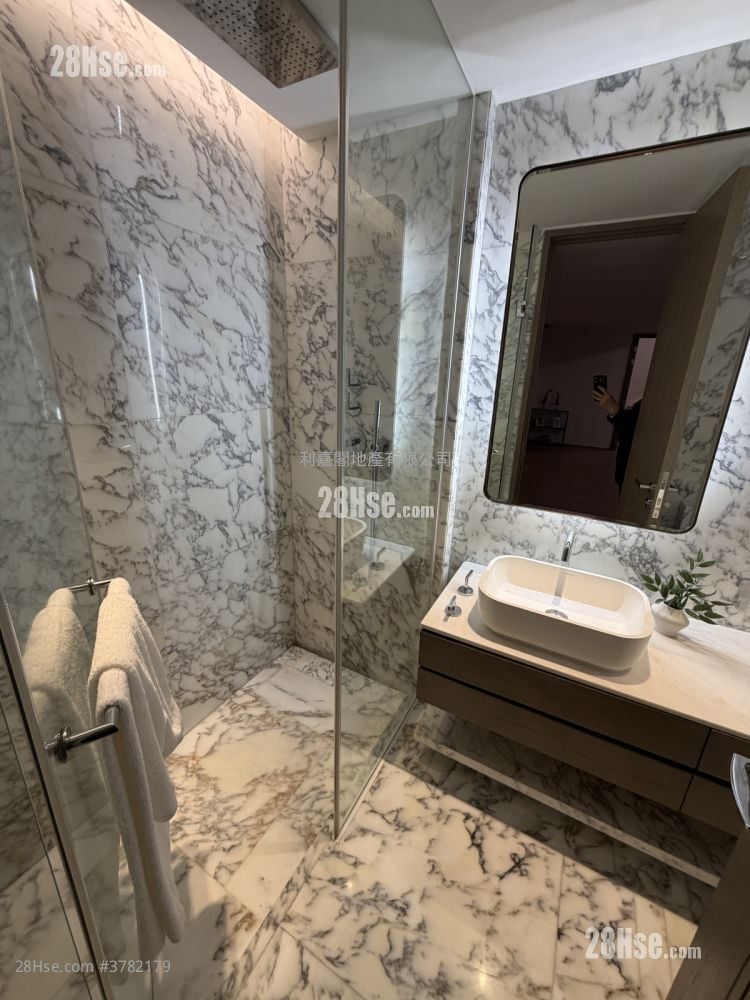 La Vetta Sell 4 Bedrooms , 4 Bathrooms 1,869 ft²