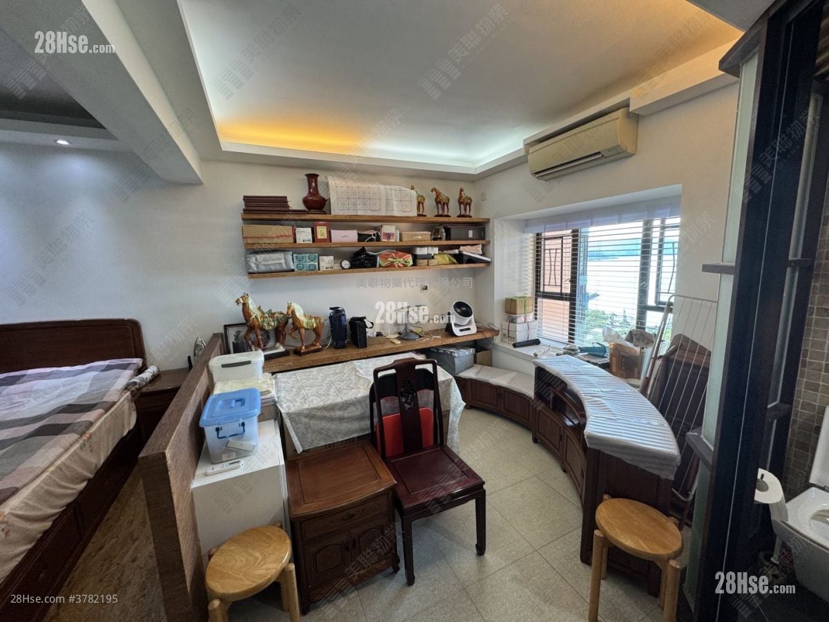 Villa Athena Sell 3 Bedrooms , 2 Bathrooms 727 ft²