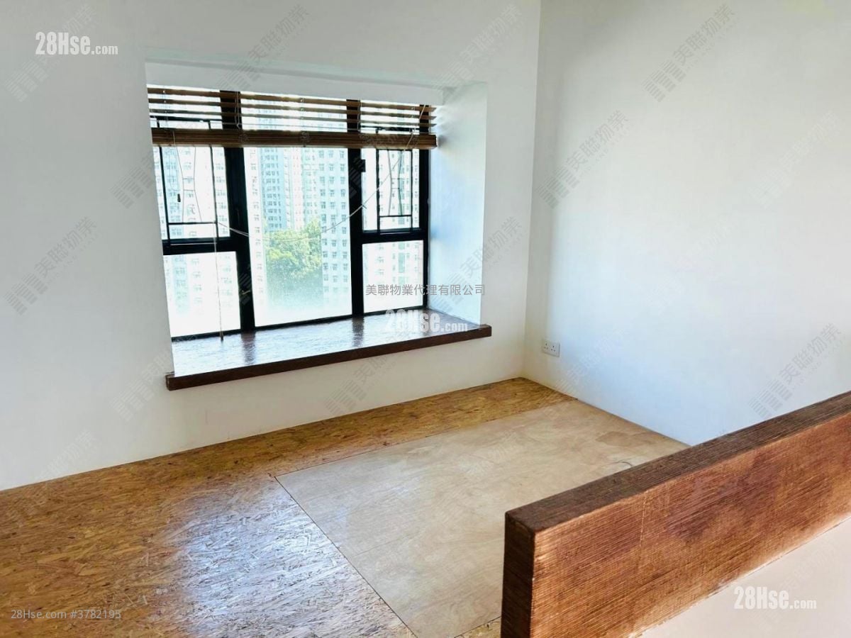 Villa Athena Sell 3 Bedrooms , 2 Bathrooms 727 ft²