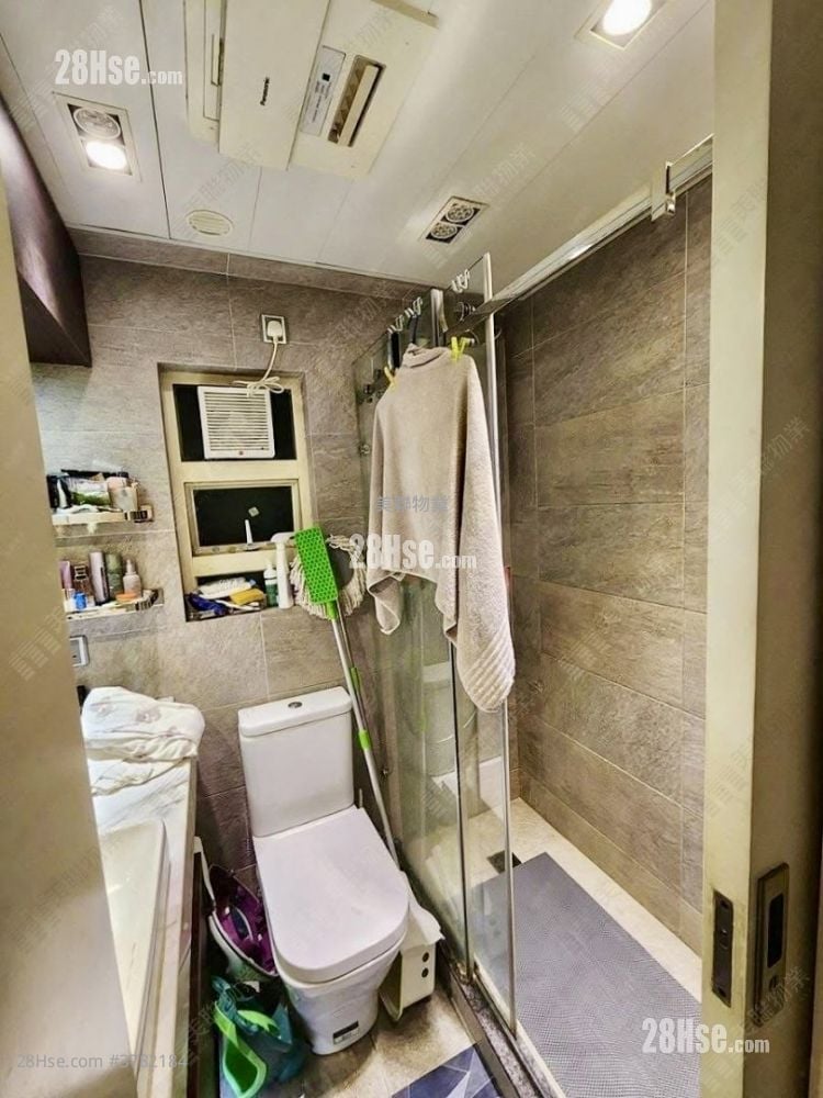 Waterside Plaza Sell 3 Bedrooms , 1 Bathroom 572 ft²