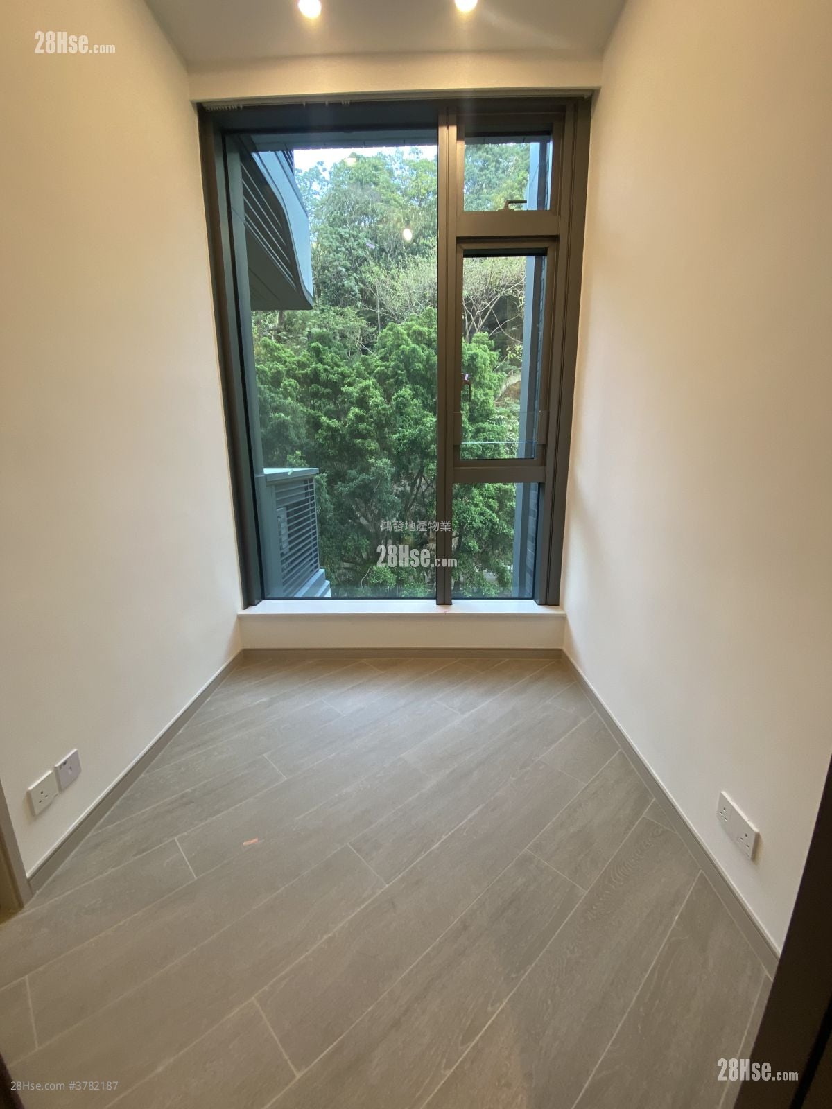 晓柏峰 租盘 1 房 , 1 浴室 234 平方尺