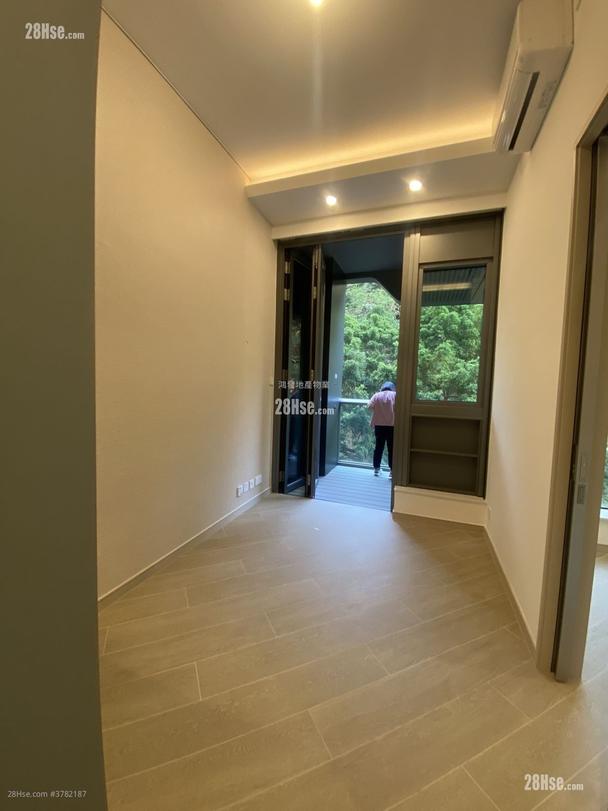 晓柏峰 租盘 1 房 , 1 浴室 234 平方尺