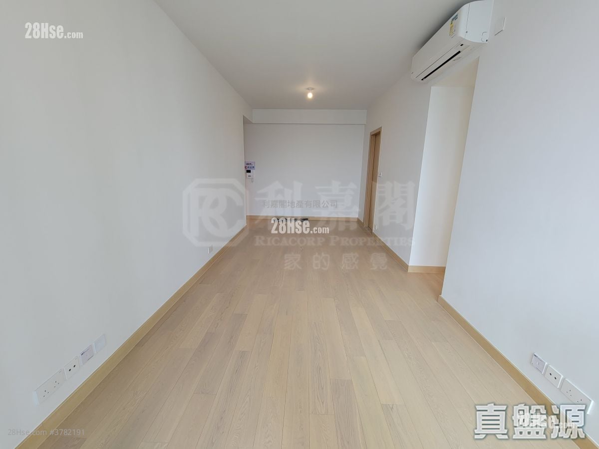 Marini Rental 3 Bedrooms , 2 Bathrooms 770 ft²