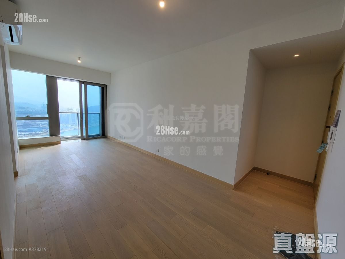 Marini Rental 3 Bedrooms , 2 Bathrooms 770 ft²