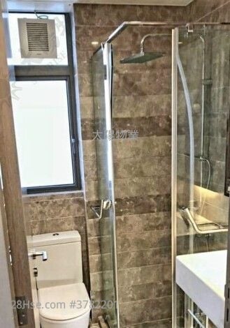 The Met. Focus Sell 240 ft²