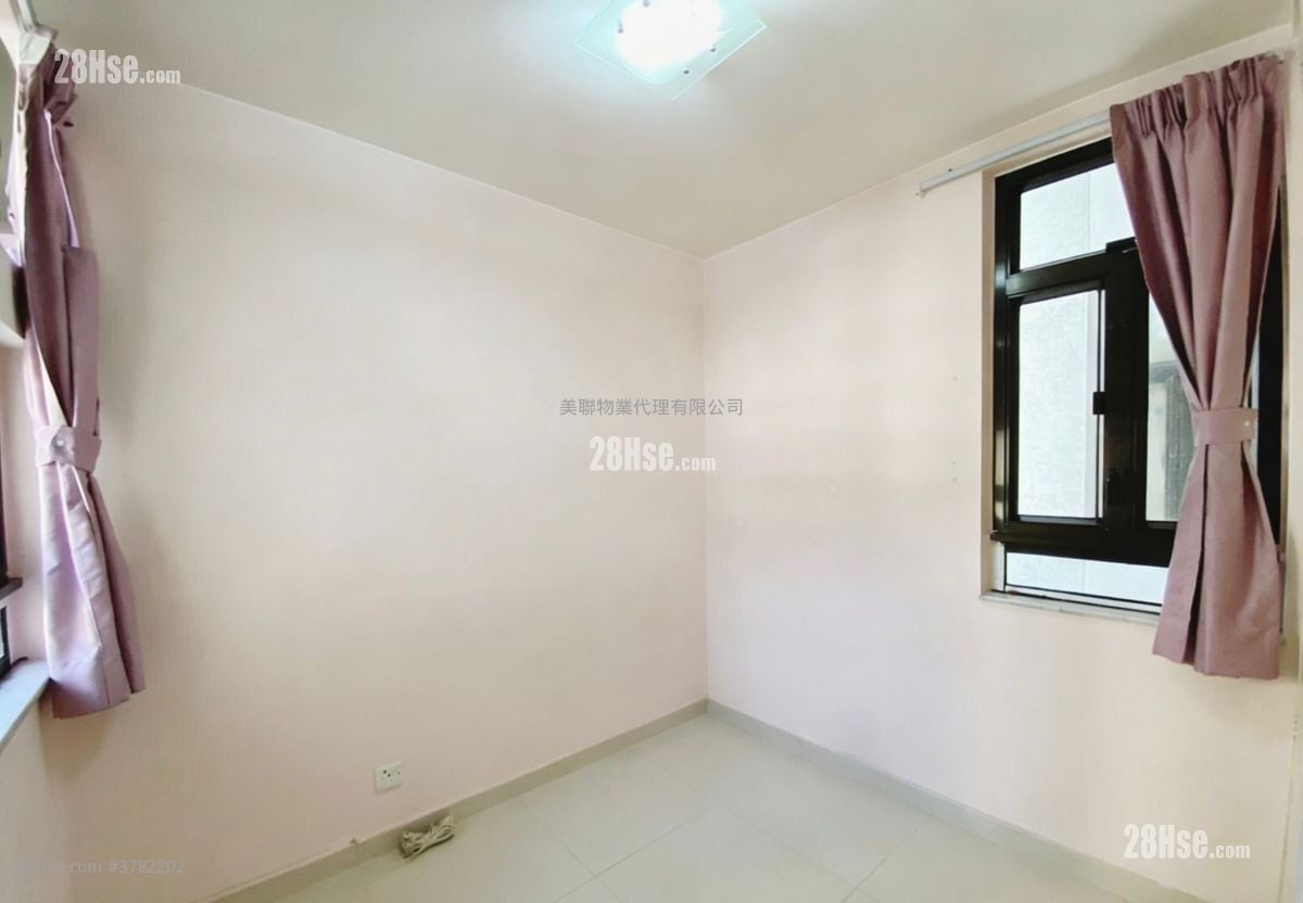 Luk Yeung Sun Chuen Sell 2 Bedrooms 451 ft²