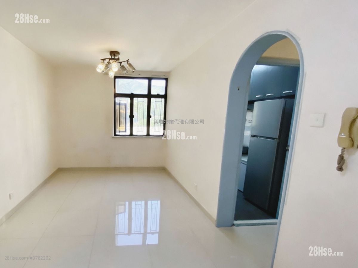 Luk Yeung Sun Chuen Sell 2 Bedrooms 451 ft²