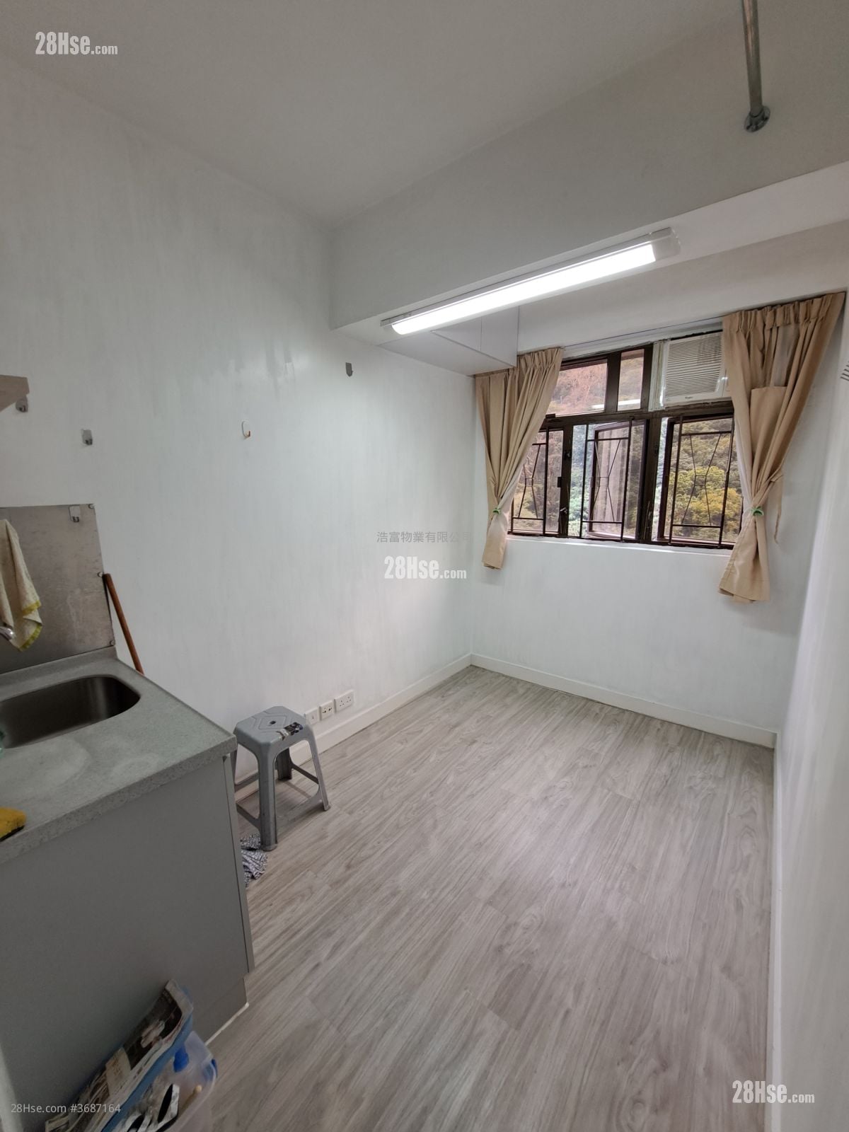 中兴大厦 租盘 开放式间隔 , 1 浴室 110 平方尺