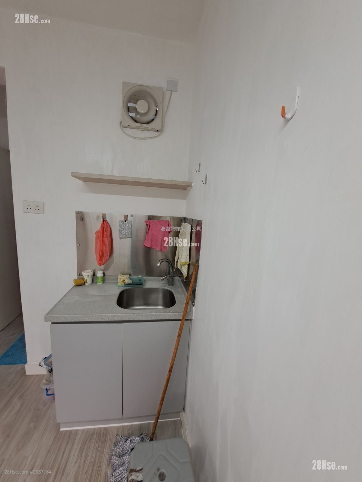 中兴大厦 租盘 开放式间隔 , 1 浴室 110 平方尺