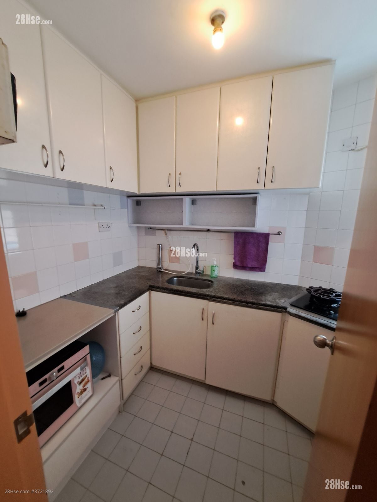 Mount Parker Lodge Sell 3 Bedrooms , 2 Bathrooms 872 ft²