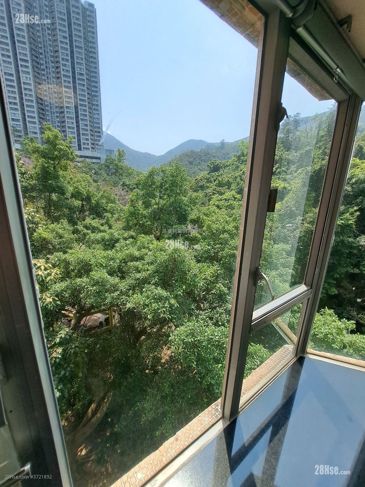 Mount Parker Lodge Sell 3 Bedrooms , 2 Bathrooms 872 ft²