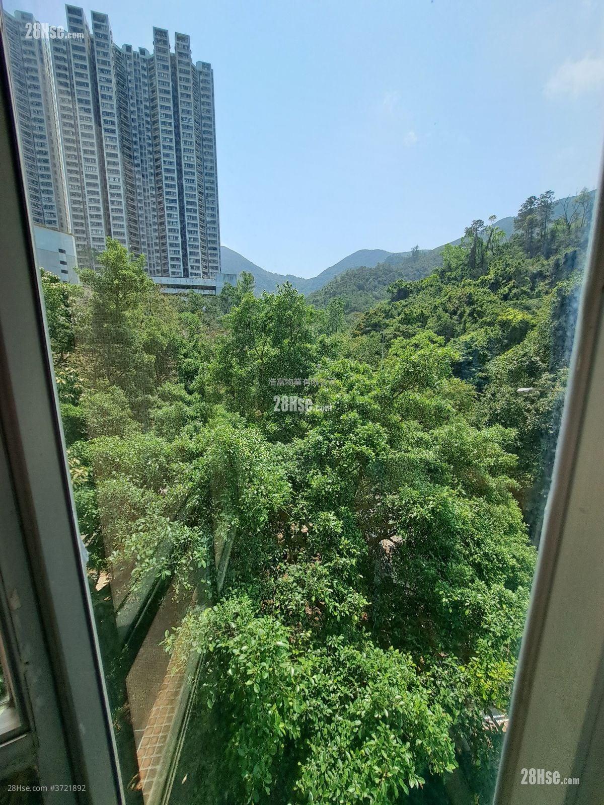 Mount Parker Lodge Sell 3 Bedrooms , 2 Bathrooms 872 ft²