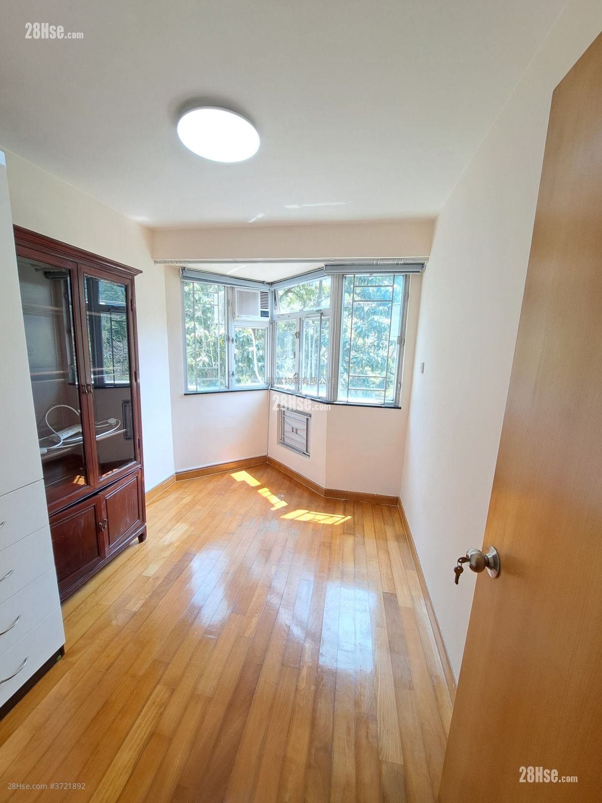 Mount Parker Lodge Sell 3 Bedrooms , 2 Bathrooms 872 ft²