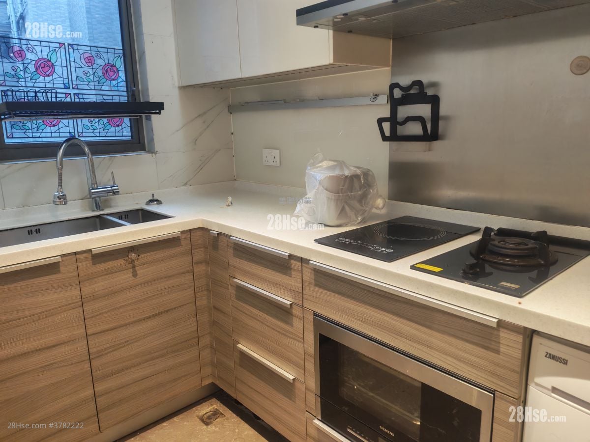 The Papillons Rental 3 Bedrooms , 2 Bathrooms 882 ft²